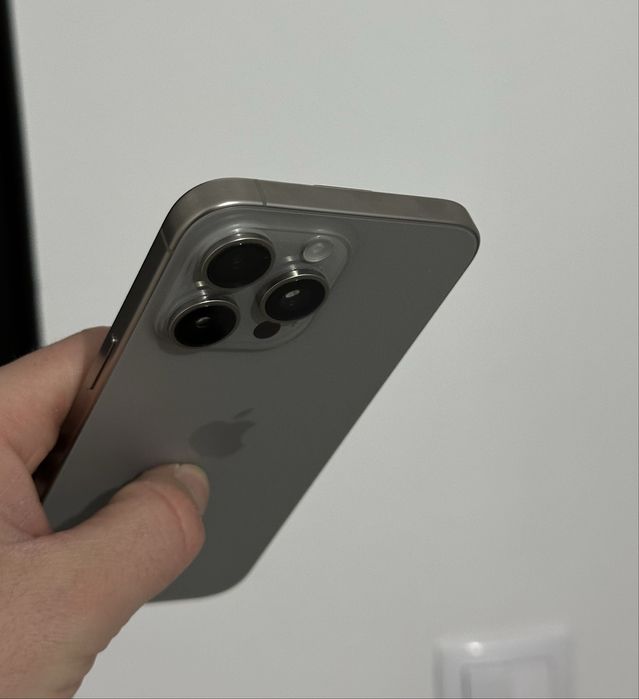 IPhone 15 Pro Max-21 cicluri de încărcare !