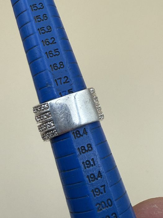 Inel din argint si pietre