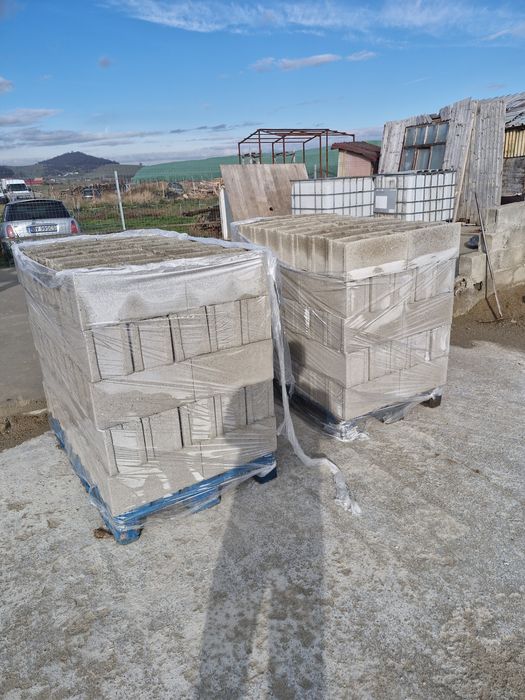 Boltari vibropresati