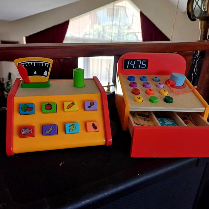 Дървен детски магазин+продукти+везна+каса