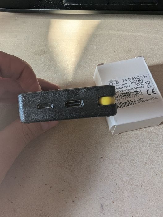 Acumulator si incarcator pentru Olympus BLS-5 / BLS-50