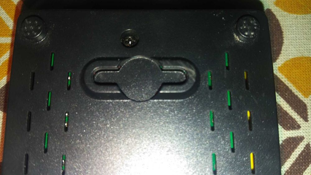 8 портов Суич за връзка с интернет