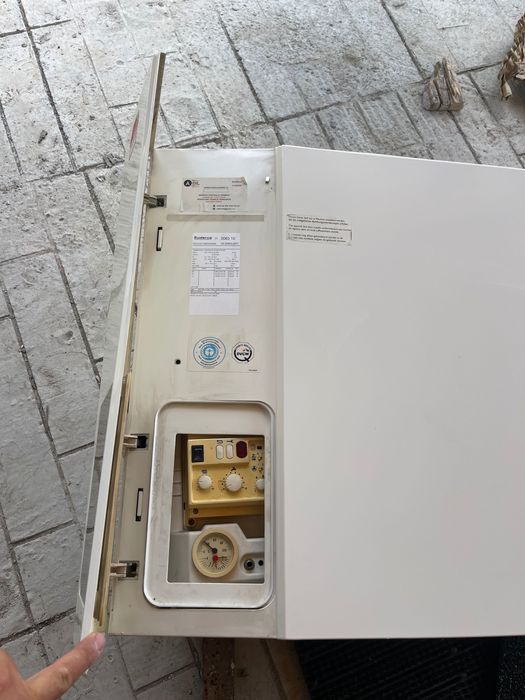 Centrala pe gaz marca BUDERUS cu acoperire 400 mp