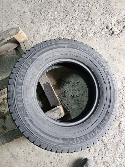 1 anvelopa iarna 225 70 15C Semperit
