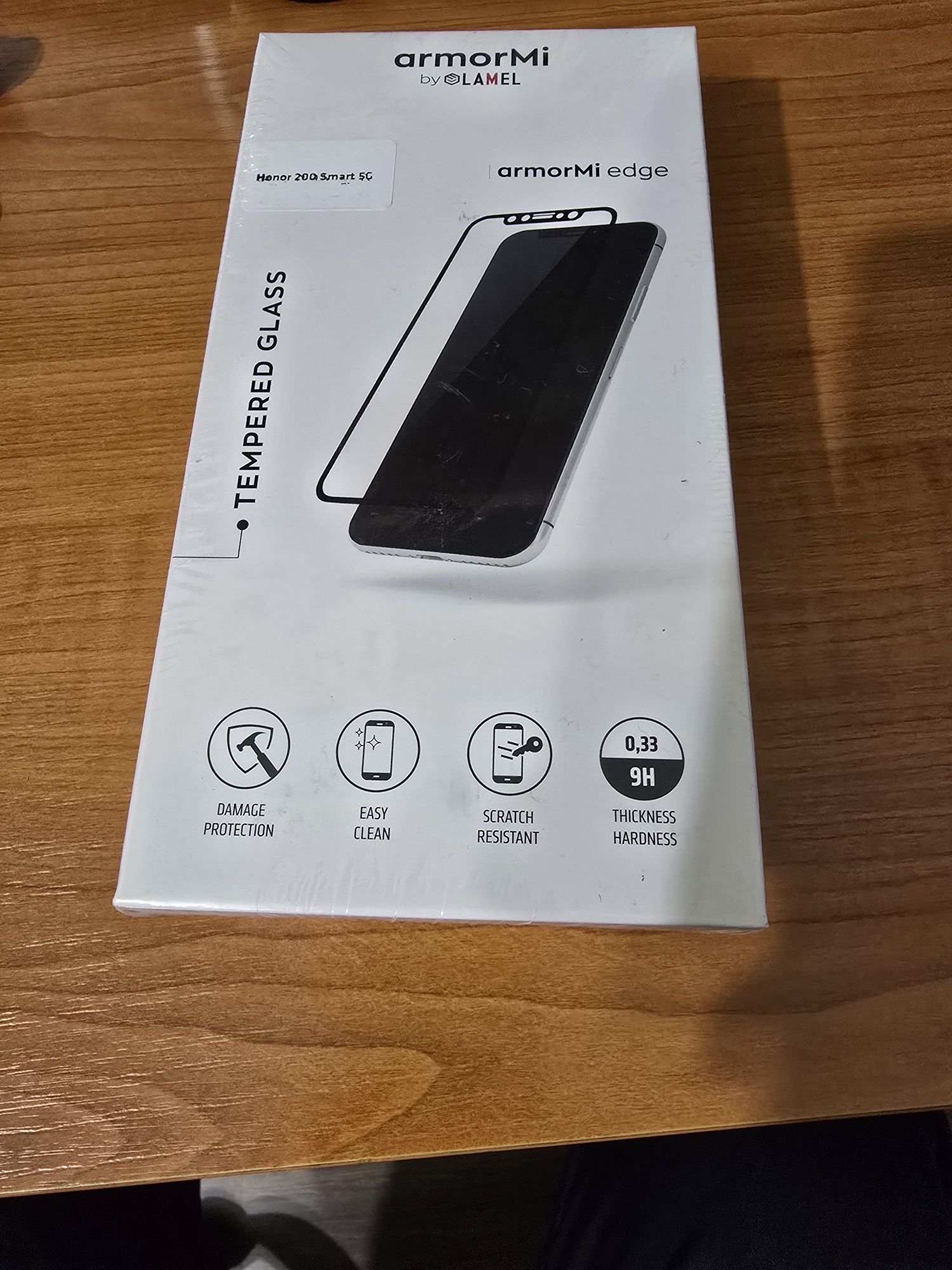 Honor 200 smart 256/4 black телефона е нов неразпечатан с 2 г гаранция