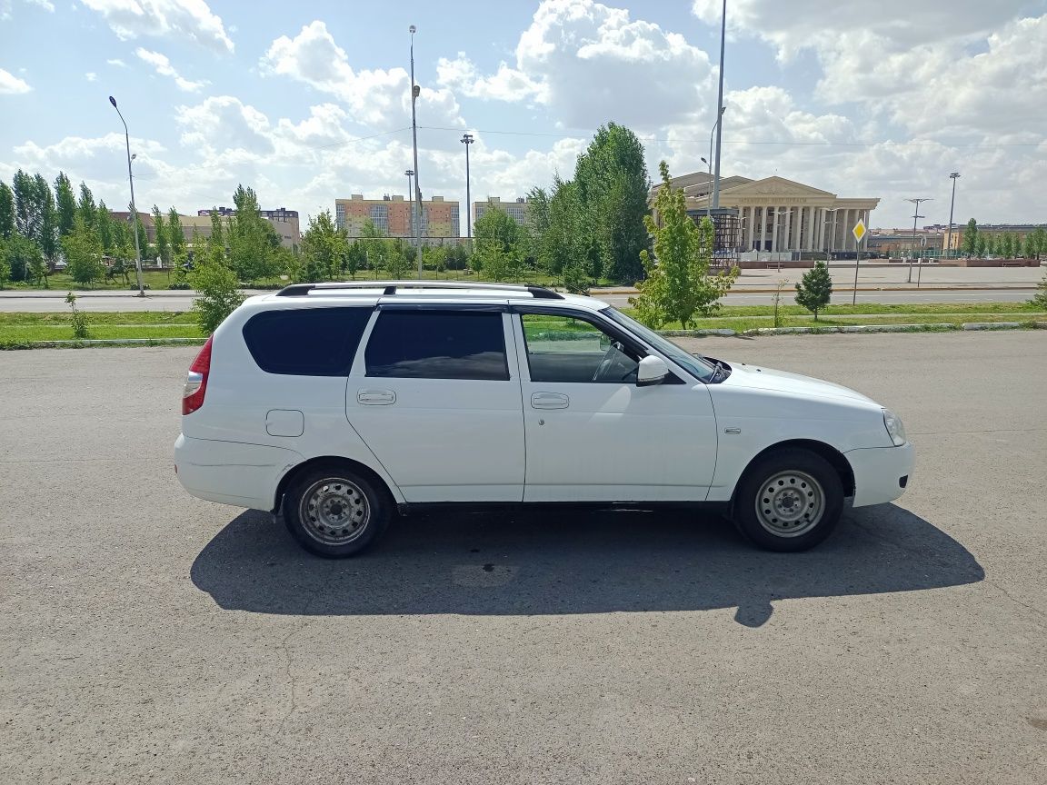 Приора 2.  2014 люкс.2.лям!