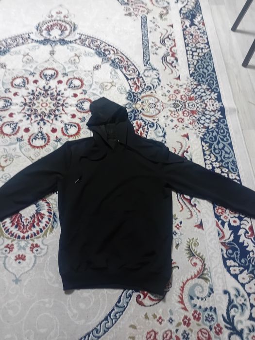 Толстовка черная
