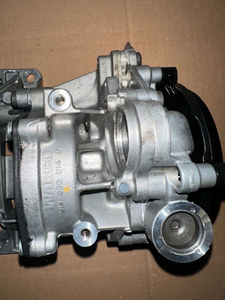 Pompă ulei BMW F10 LCI / Cod motor: N47D20C / Cod produs: 11417810823