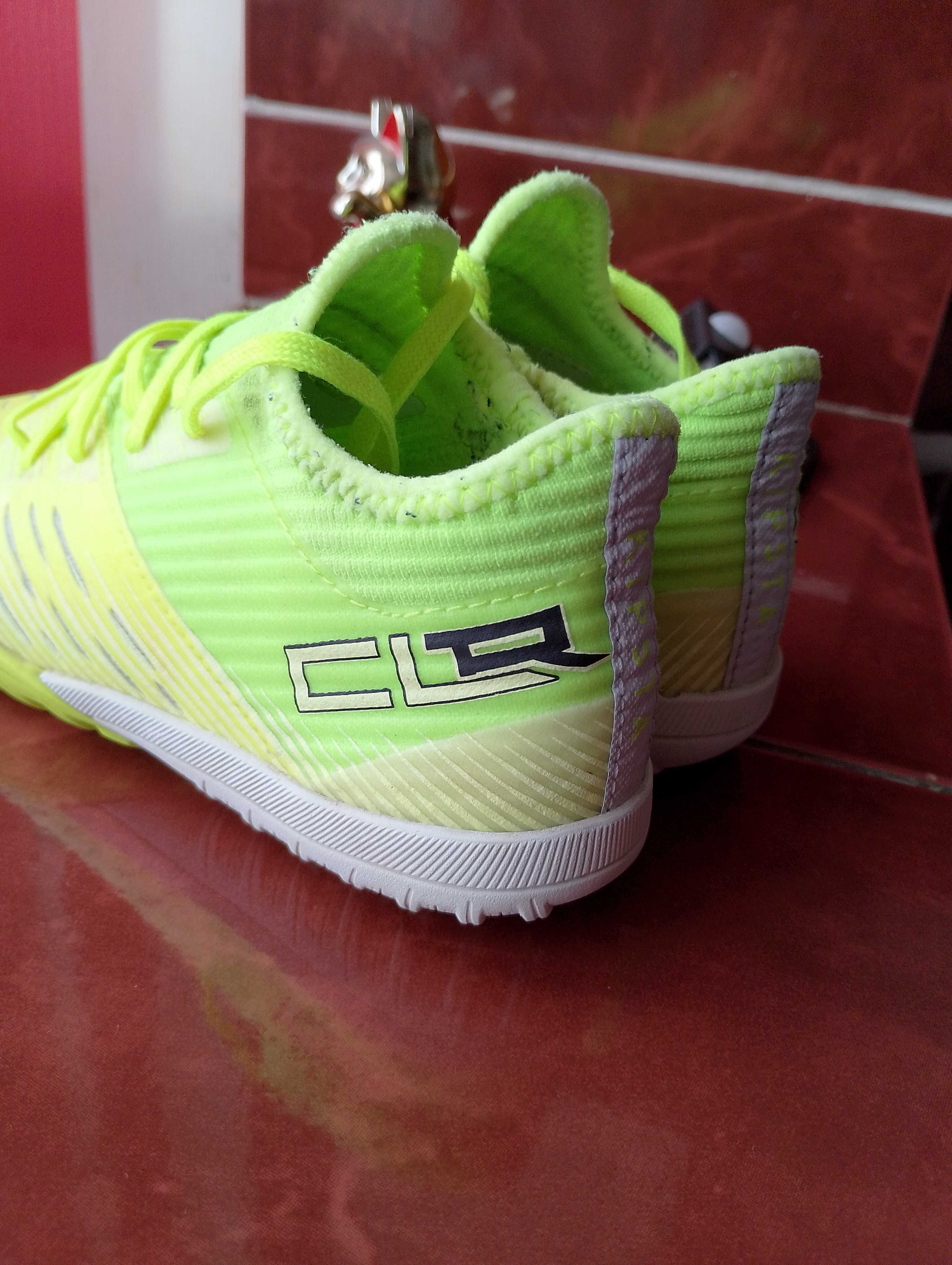 Ghete fotbal CLR TF Alpha,marimea 32