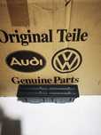Suport de casete iluminat nou original Volkswagen Passat B3

1988 1993