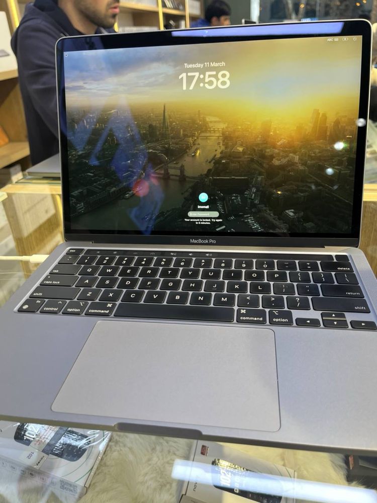 MACBOOK M1 PRO 2020 (model)