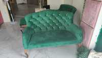 Двухместный зелёный диван