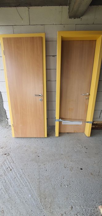 Vând uși pentru interior