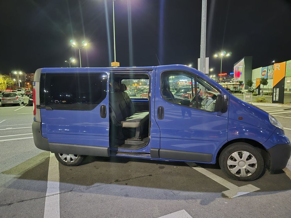 De vanzare opel vivaro 8+1 locuri