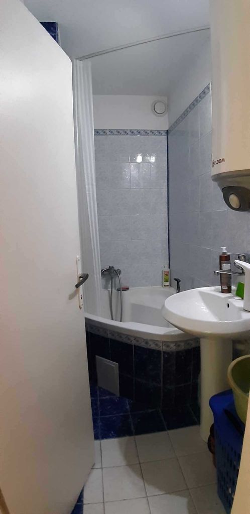 Продава се Тристаен апартамент в Търговище, Запад 1 - 73 кв.м за 1048 €/кв.м - Снимка #10