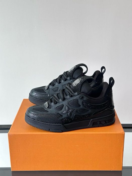 Adidasi LV skates full black