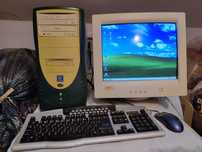 Calculator desktop Pentium 4 complet (PC, monitor, tastatura, mouse)