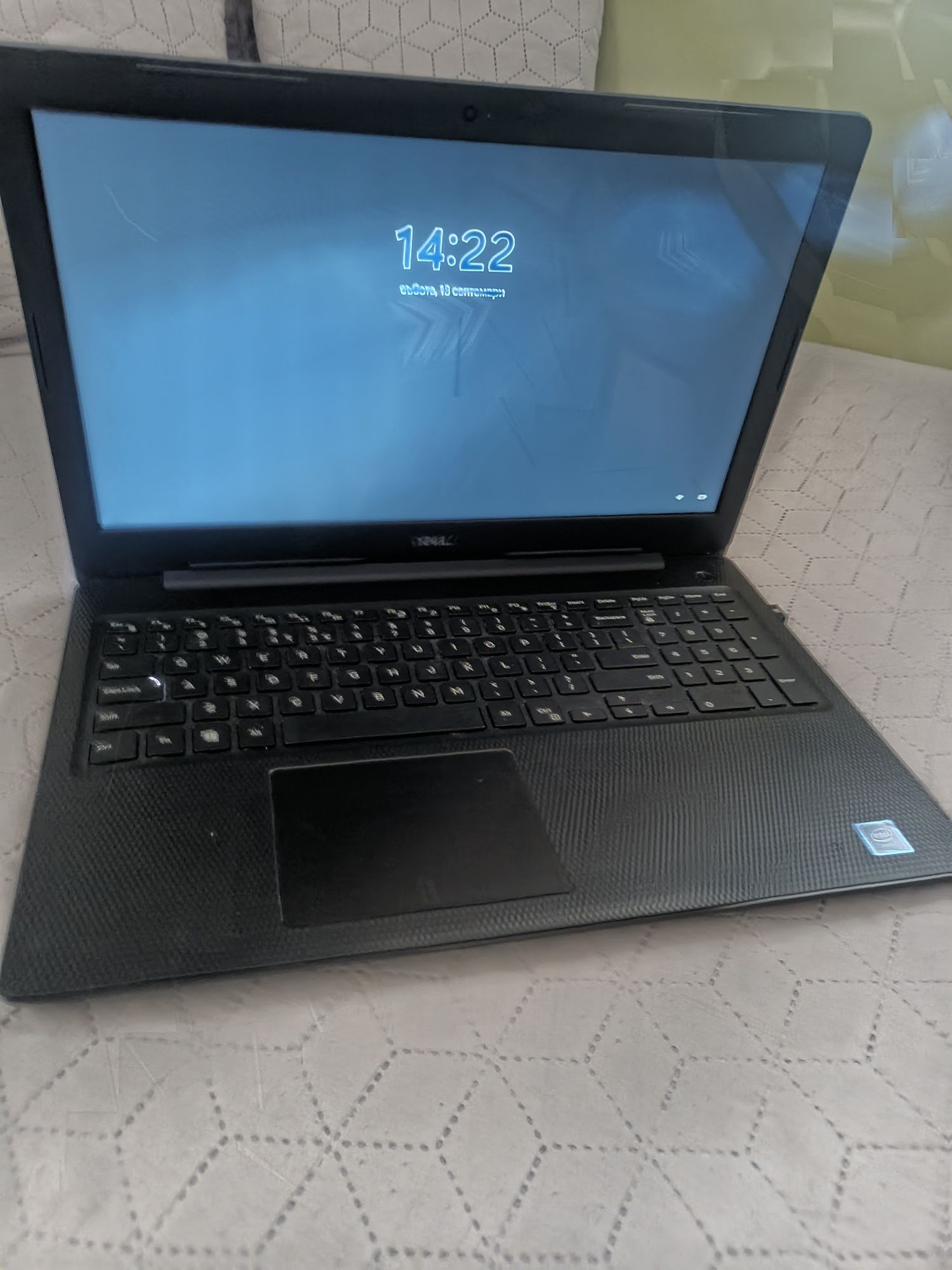 Продавам лаптоп Dell inspiron +2 подаръка