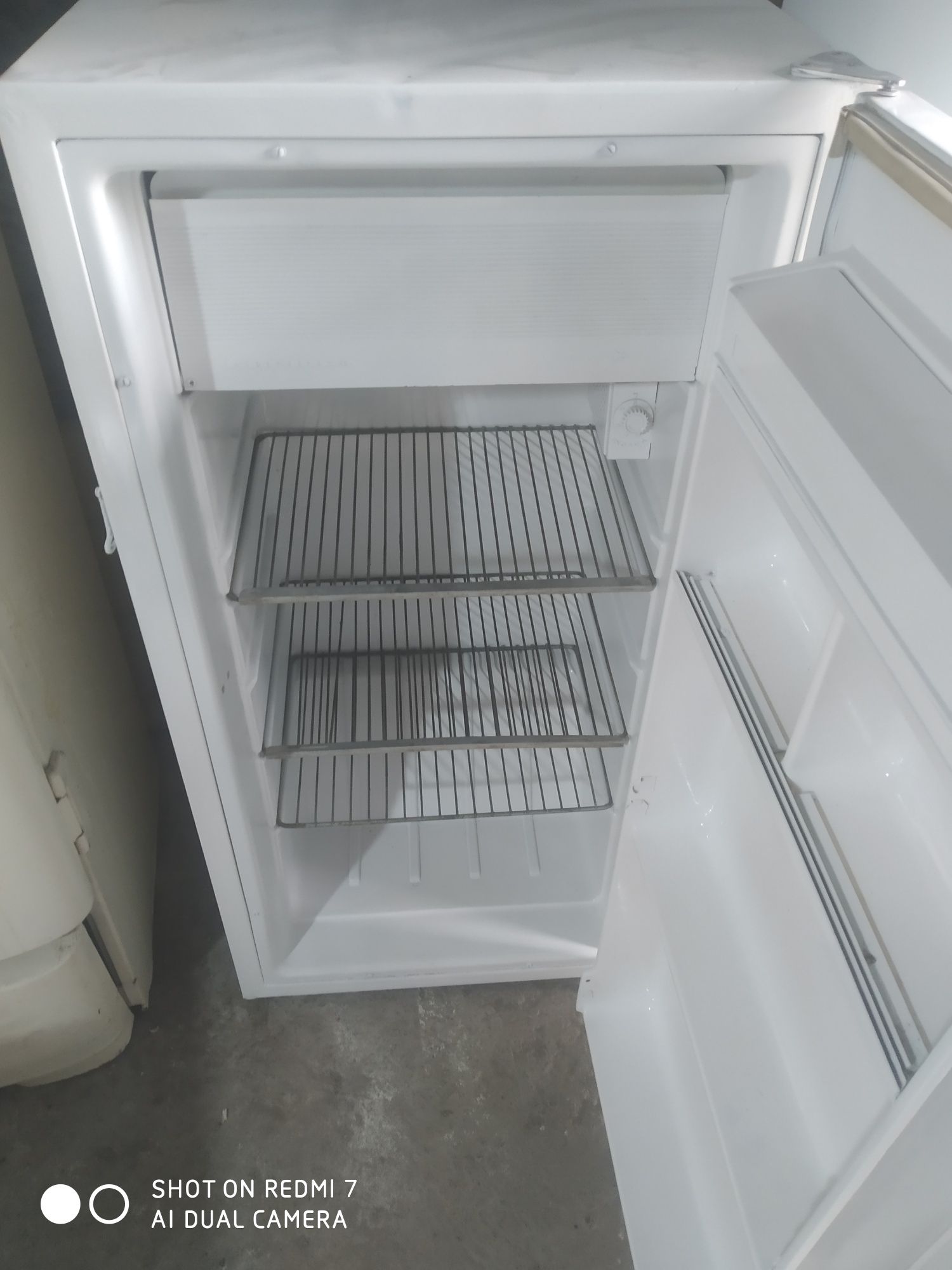 Холодильник срочно продается