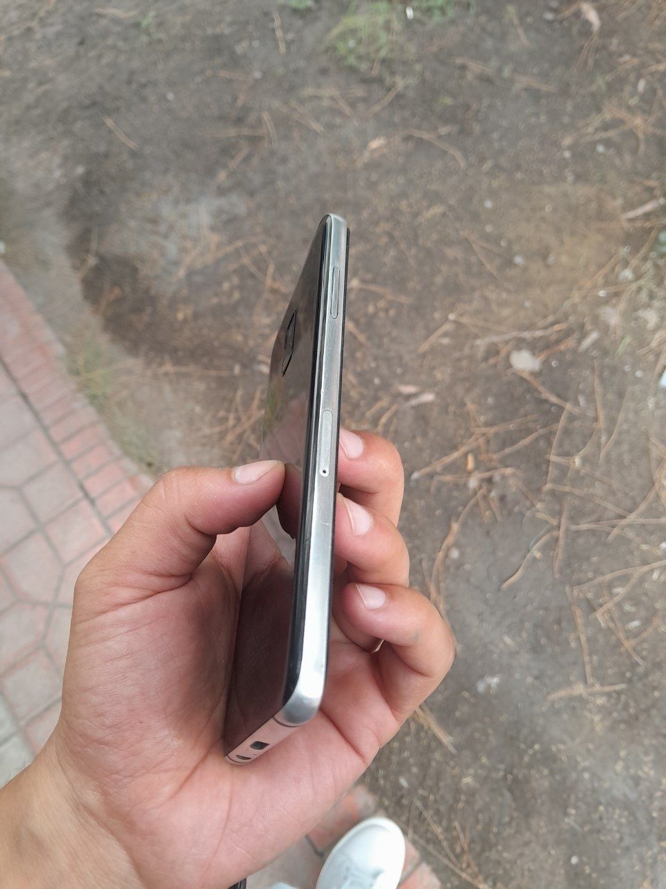 samsung a8+ sotladi