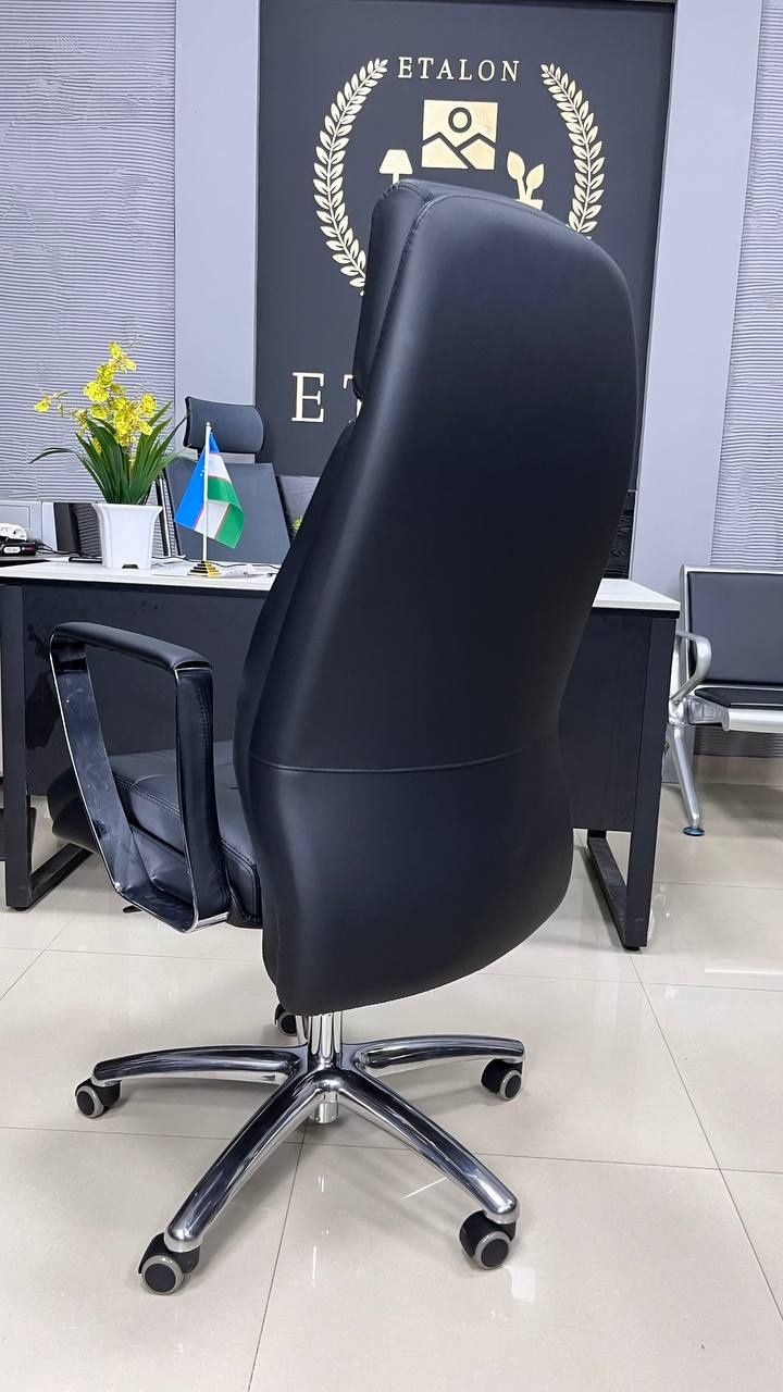 Кресло для руководителя модель Henoon