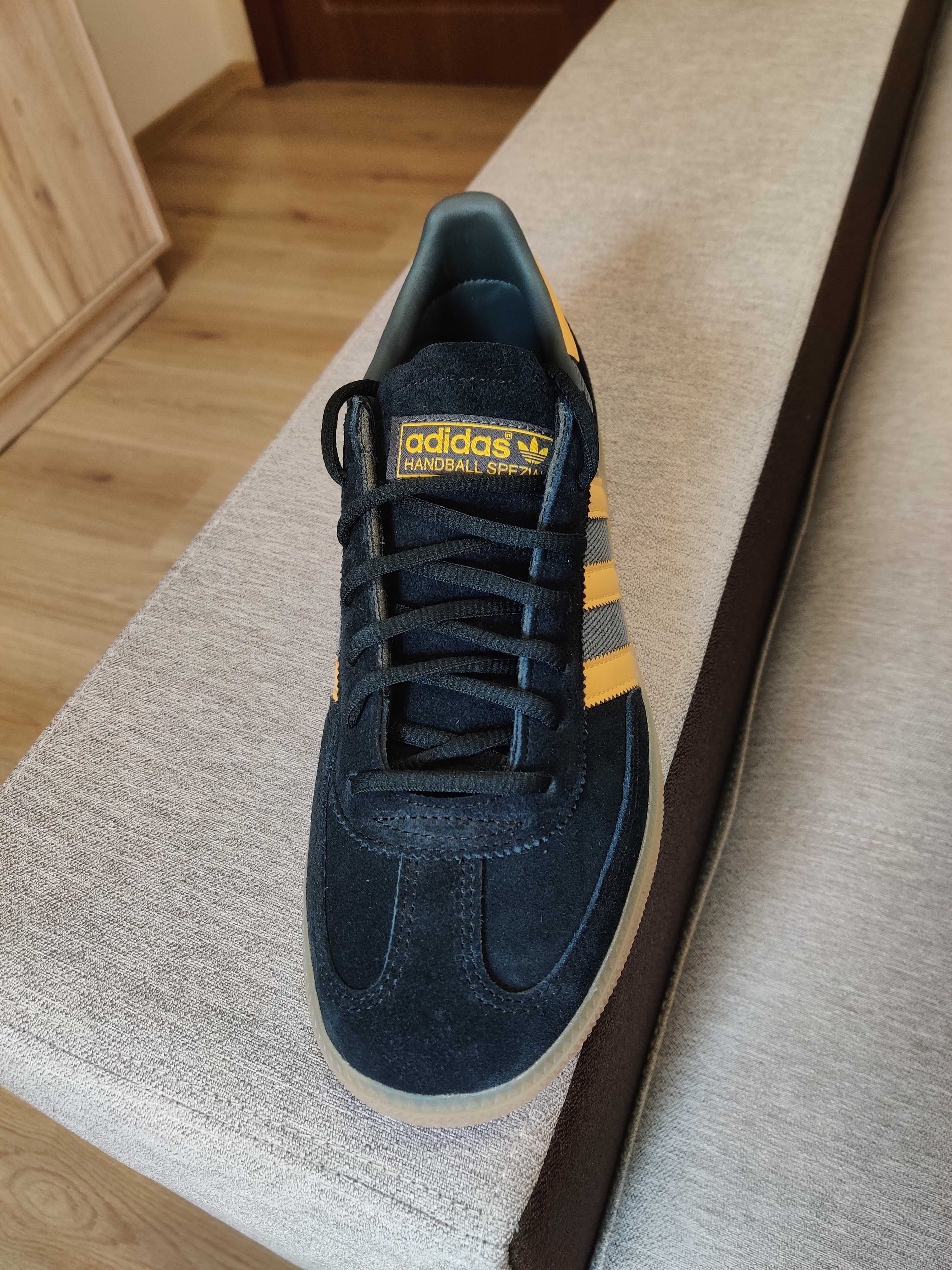 Велурени маратонки Adidas spezial 44 2/3