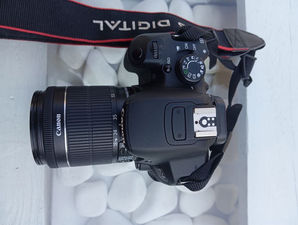 Фотоапарат CANON
