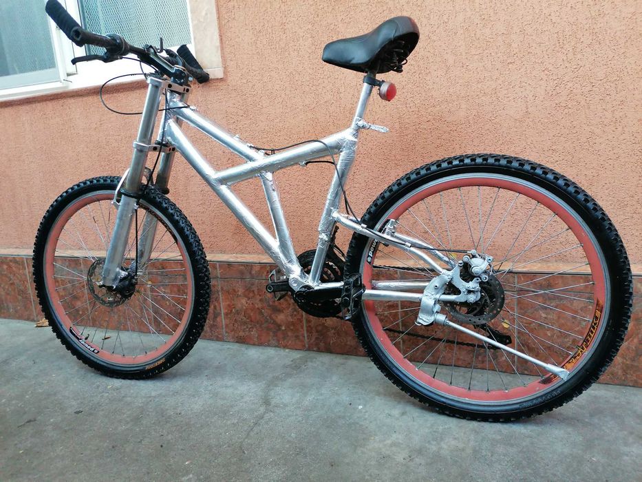 Bicicleta Mountain Bike personalizata si in stare buna de functionare