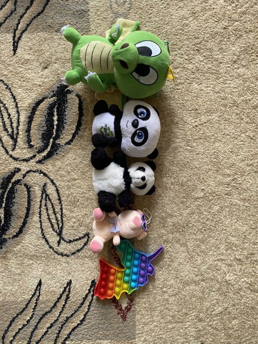 Игрушки каждая по 400