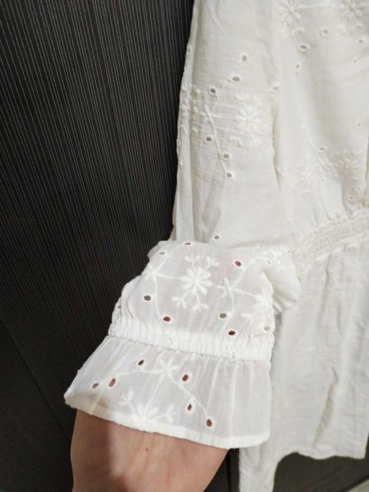 Рокля с изрязан гръб,рокля с 3/4 ръкав