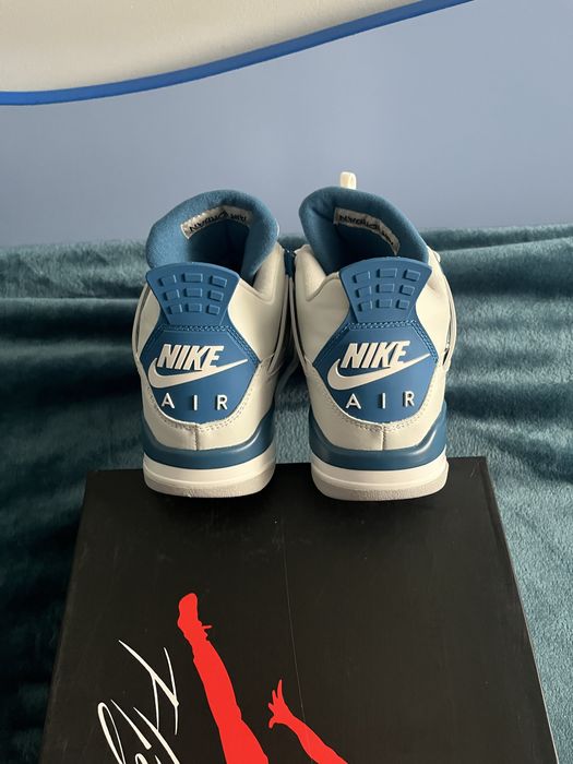 Jordan 4 Military Blue