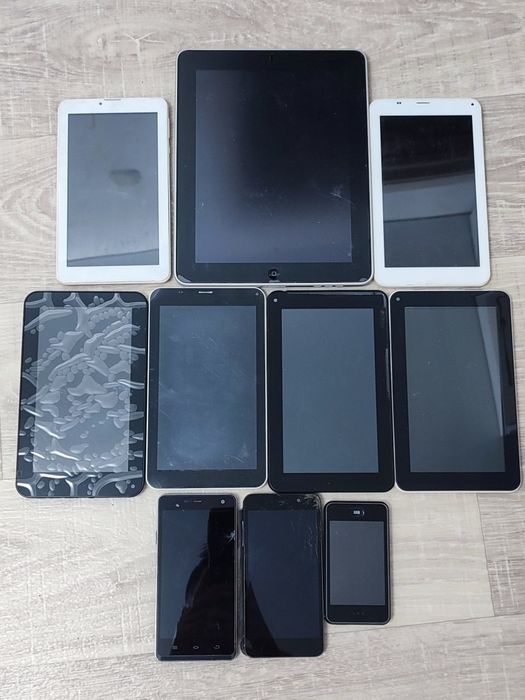 Сенсорные гаджеты на запчасти.