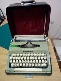Механична пишеща машина Марица 22