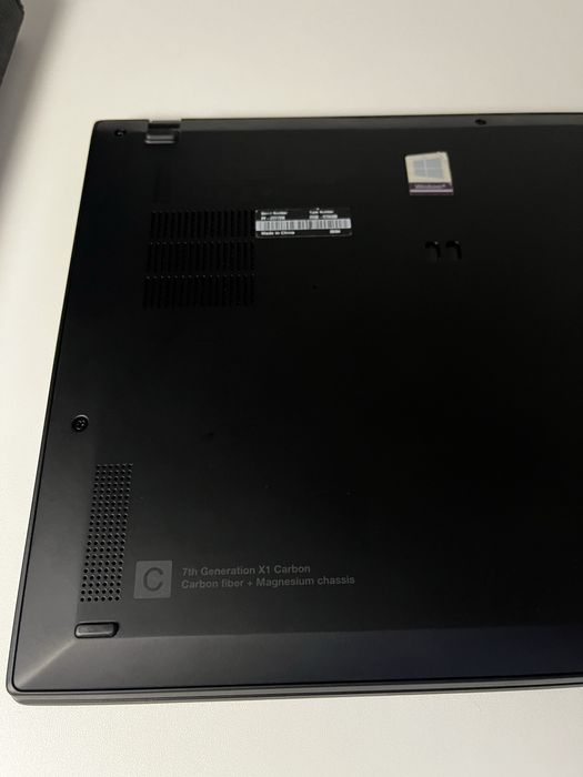 Lenovo Thinkpad X1 Carbon (7) - Win10 Pro, i5, 8GB, 256GB