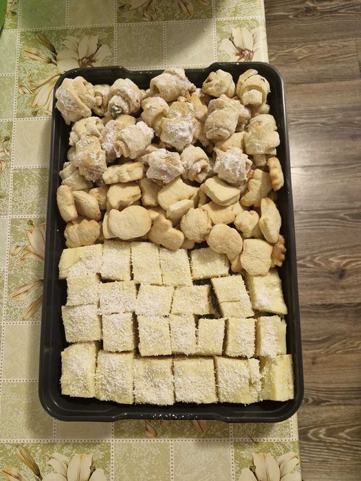 Diferite prăjituri de casa %