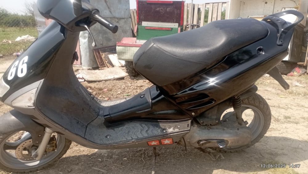 Scuter Aprilia SR 50