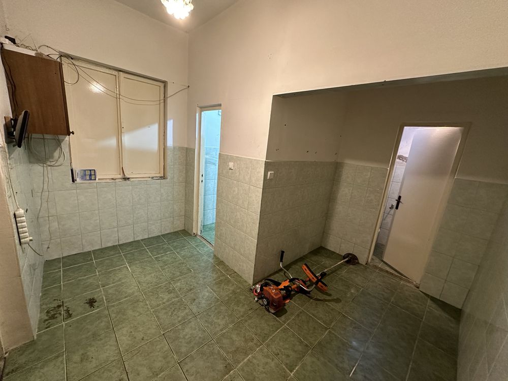 Vânzare sau inchiriere Hală, spațiu comercial + apartament + birouri