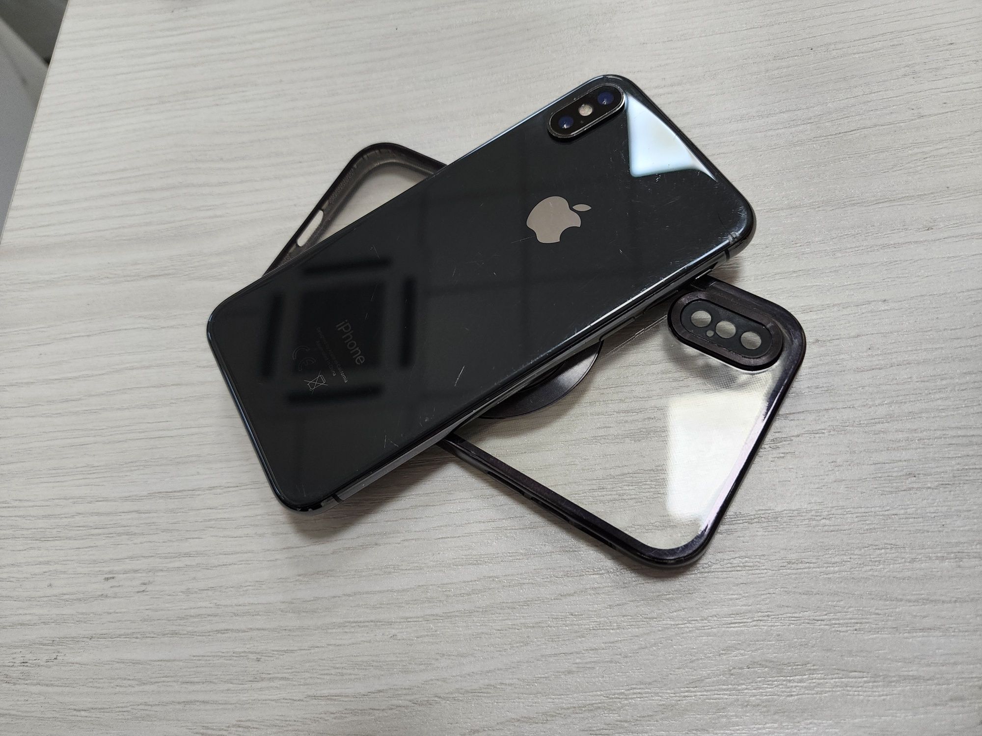 Iphone X Black 64GB Bat 70% Radnoy Face yoq shu qogam joylari zor