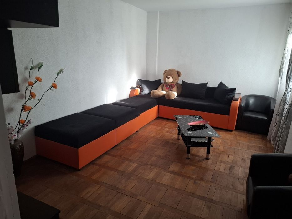 Închiriez apartament