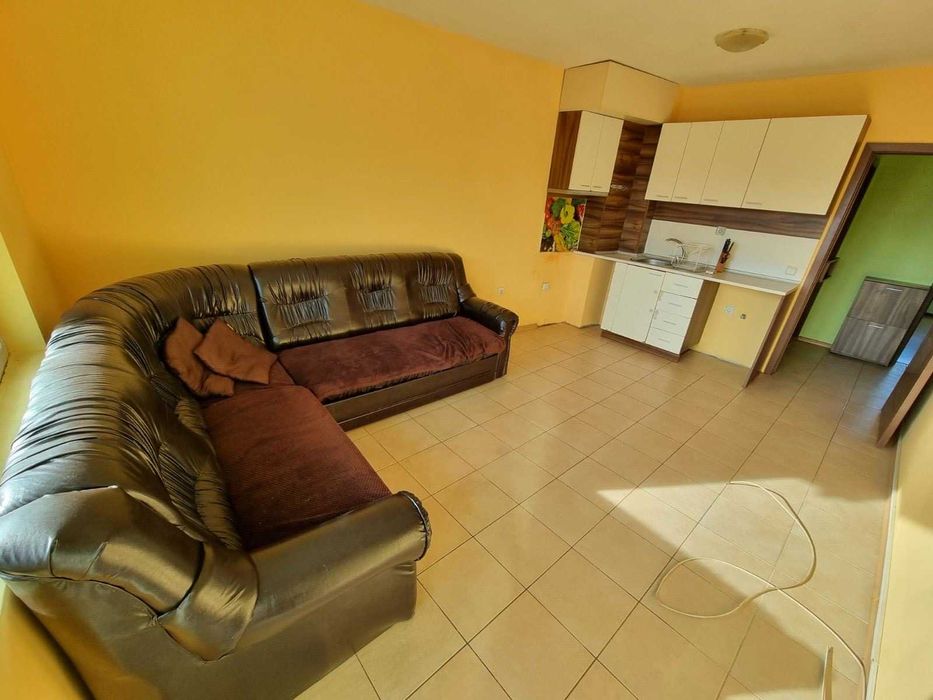 Двустаен апартамент, 2011г., Колхозен пазар-114000 евро