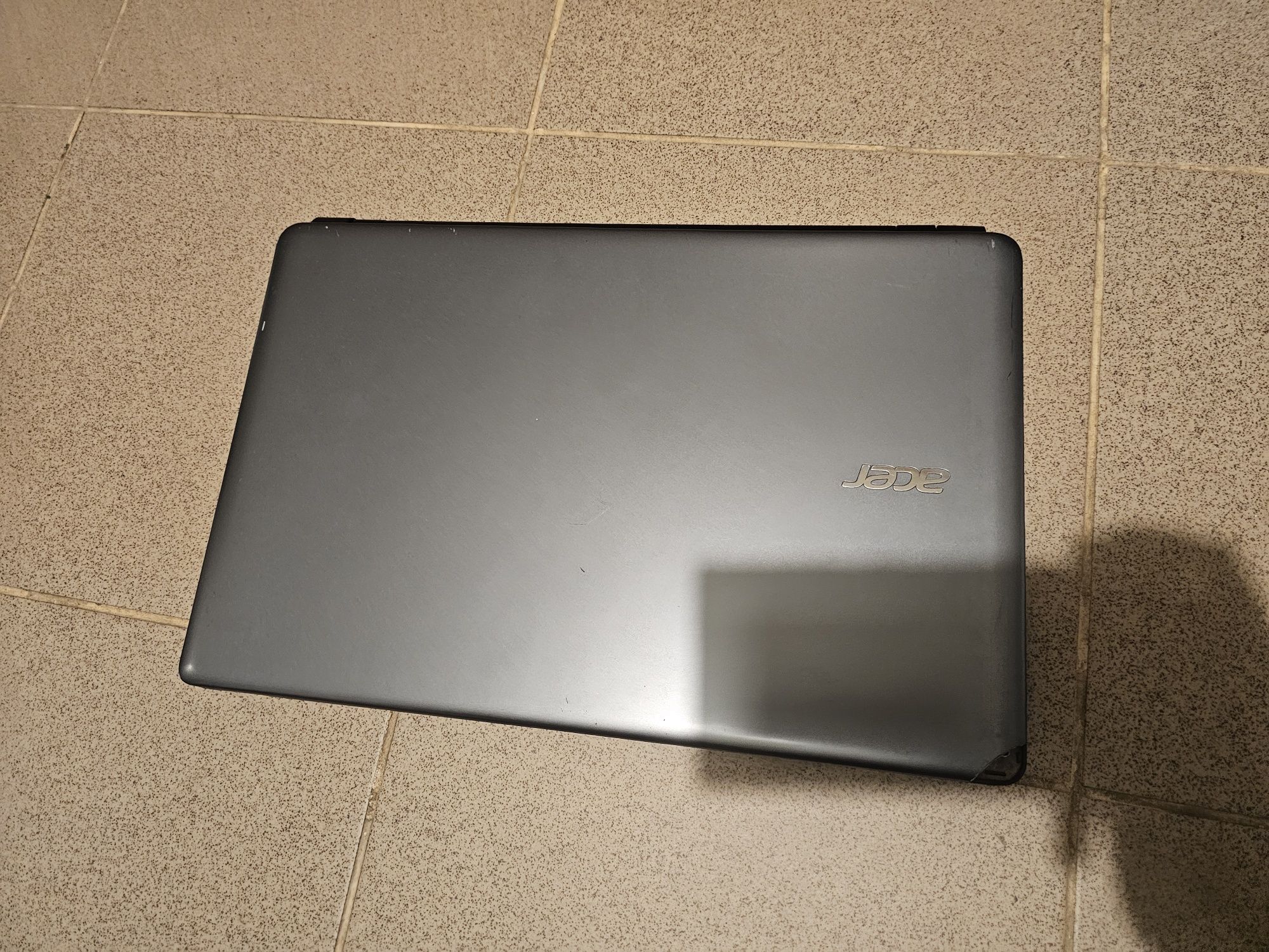 Laptop ASUS Aspire E1 series, V5WE2  defect