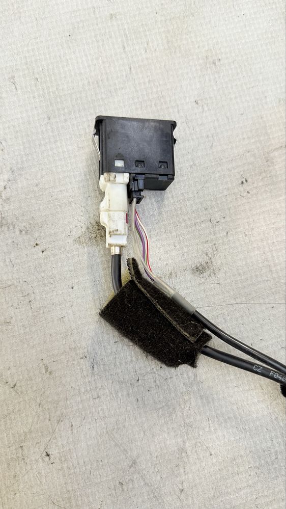 USB AUX Auxiliary Input Socket за БМВ 1 3 5 6 Е81 Е87 Е90 F10 F12