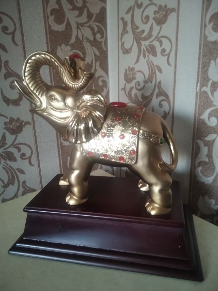 Слон сувенирный и коллекционный