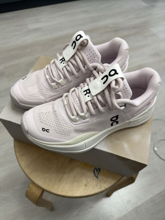 Обувь (кроссовки) от On THE ROGER Pro