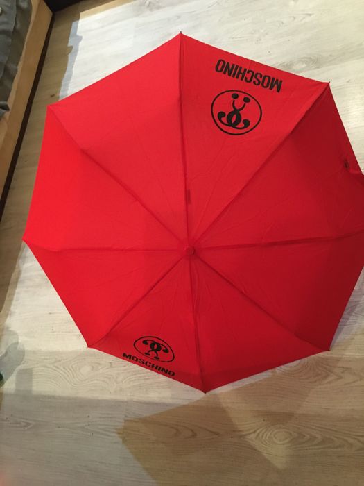 Оригинални чадъри,,LOVE MOSCHINO