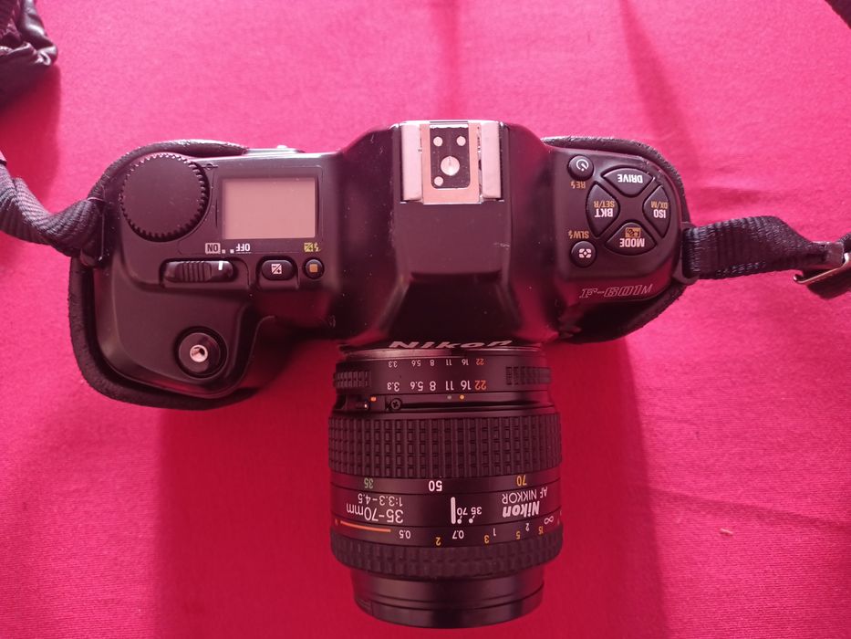 Aparat foto Nikon f-601m in stare perfectă