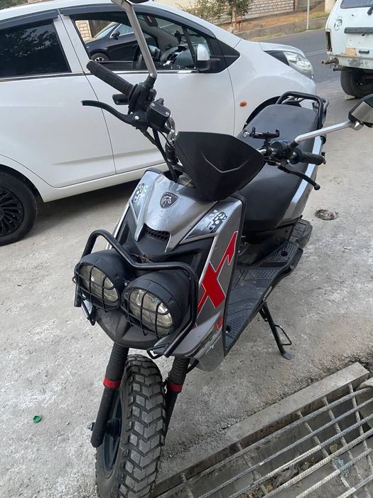Moto скутер  minion tank 4