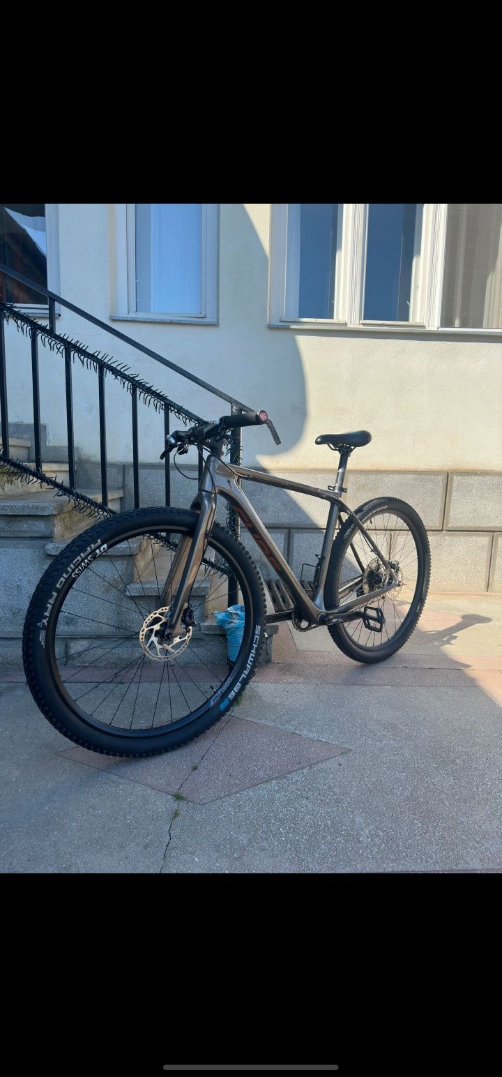 Vând bicicleta Cube gravel full carbon shimano grx mărimea L roti 29