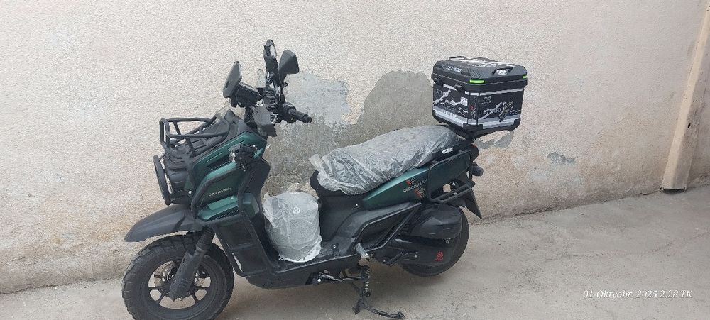 Tank skuter  sotiladi novey