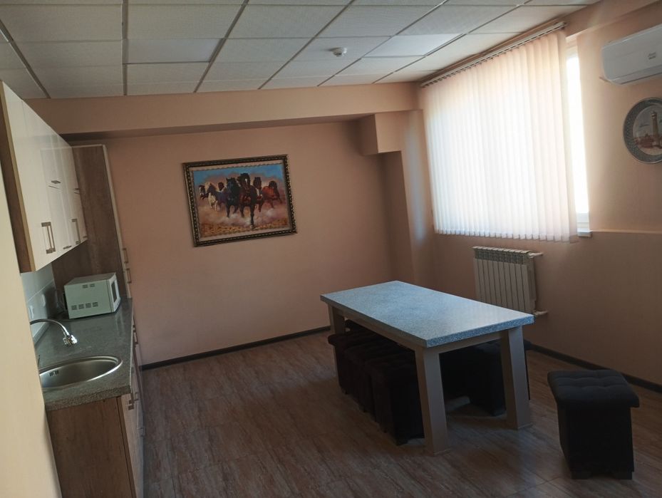 ТЦ с мебелью под офис